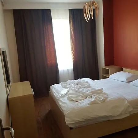 Mrt Suits Apartment *